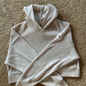 Alo yoga Muse hoodie